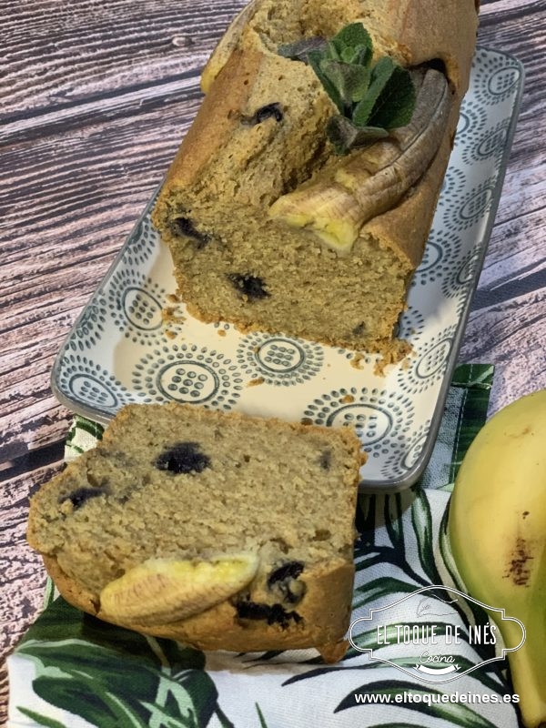 Dejamos enfriar en una rejilla.